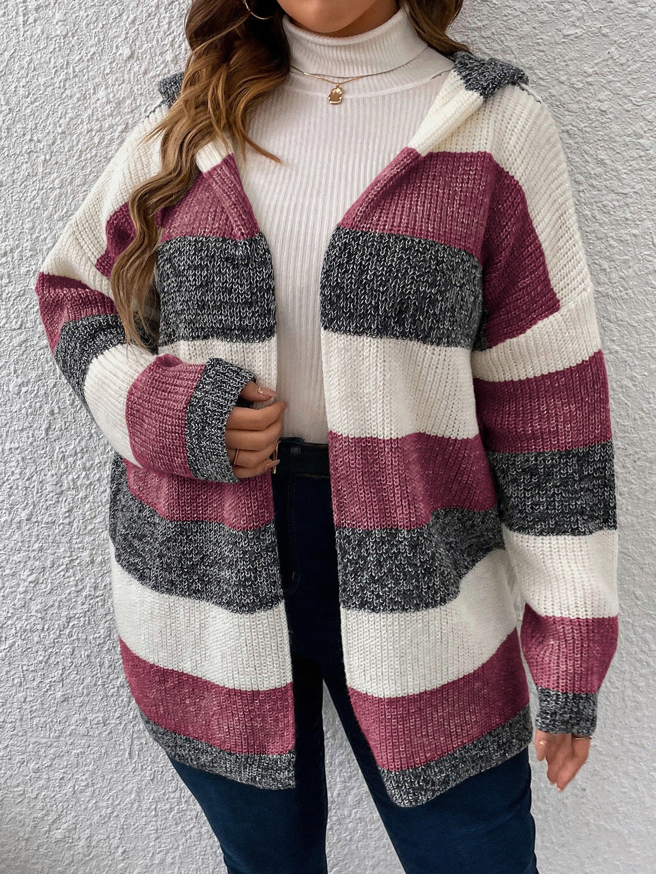 Cardigan Neli com Capuz Plus Size