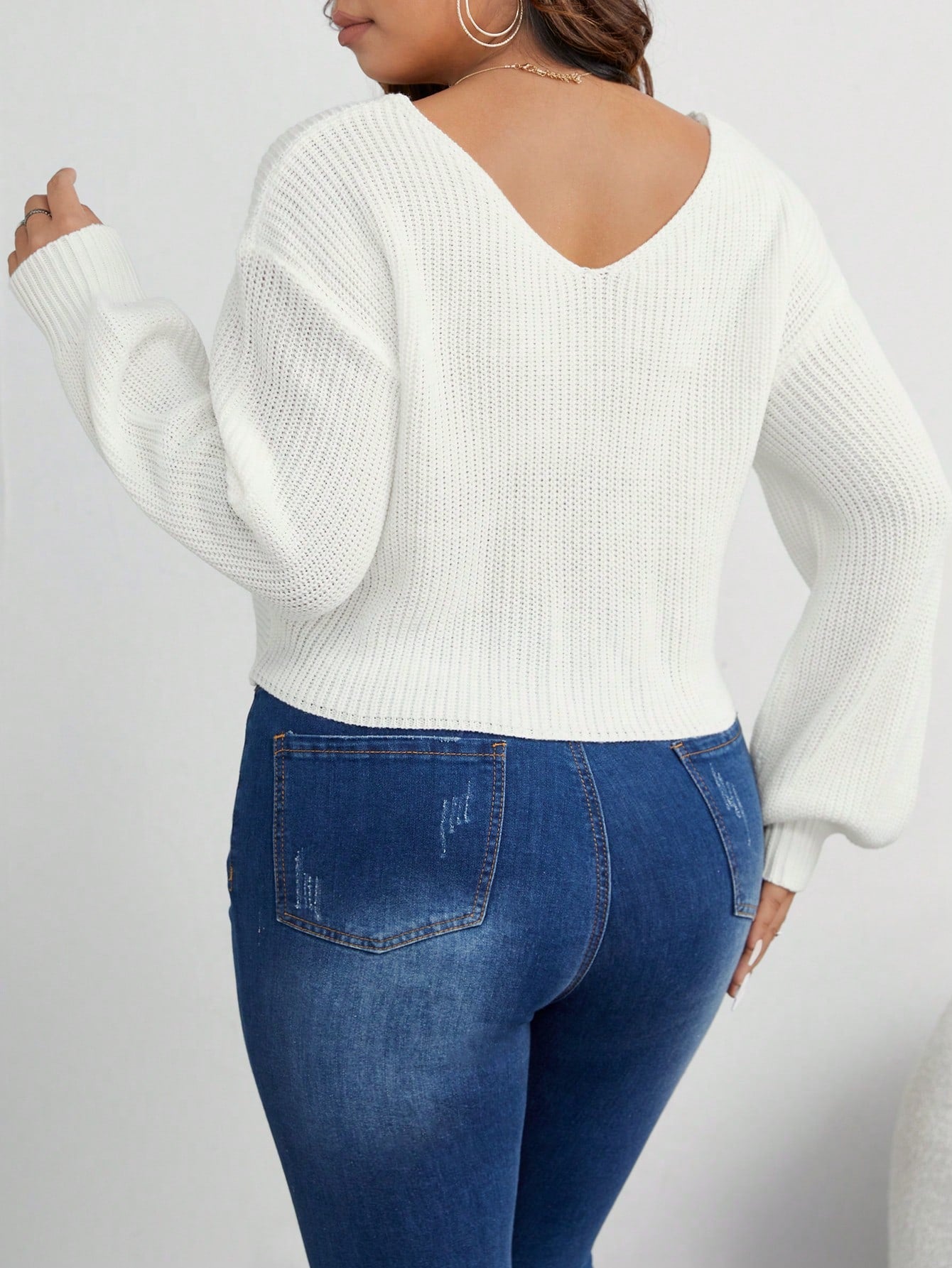 Suéter Crop Decote Laço Plus Size