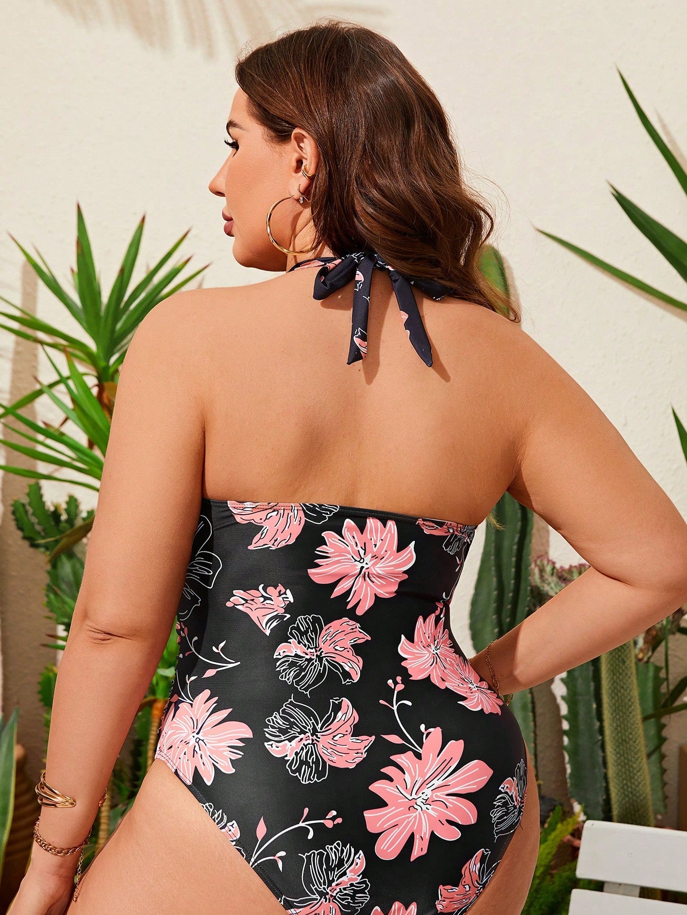 Maiô Rosas Plus Size